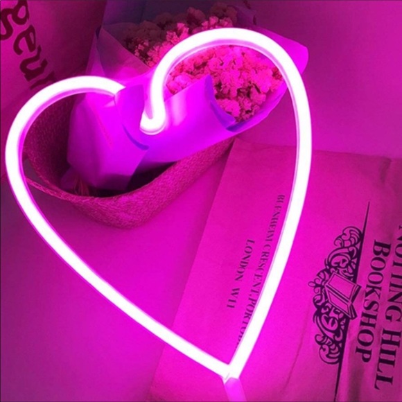 Vsco Neon Heart Sign - Picture 3 of 3